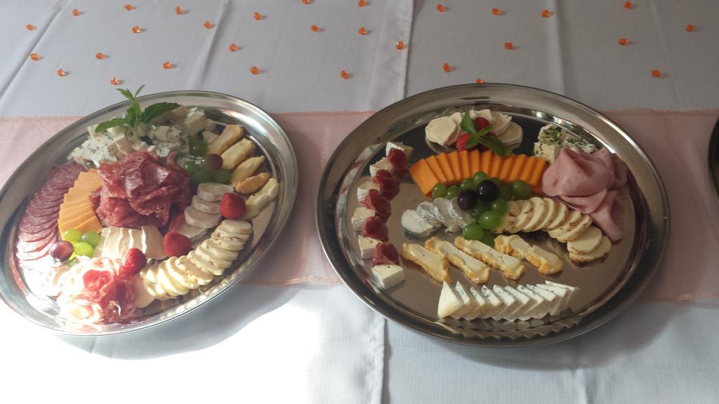 Hradec Králové Restaurace A Penzion Zdena Bouda מראה חיצוני תמונה